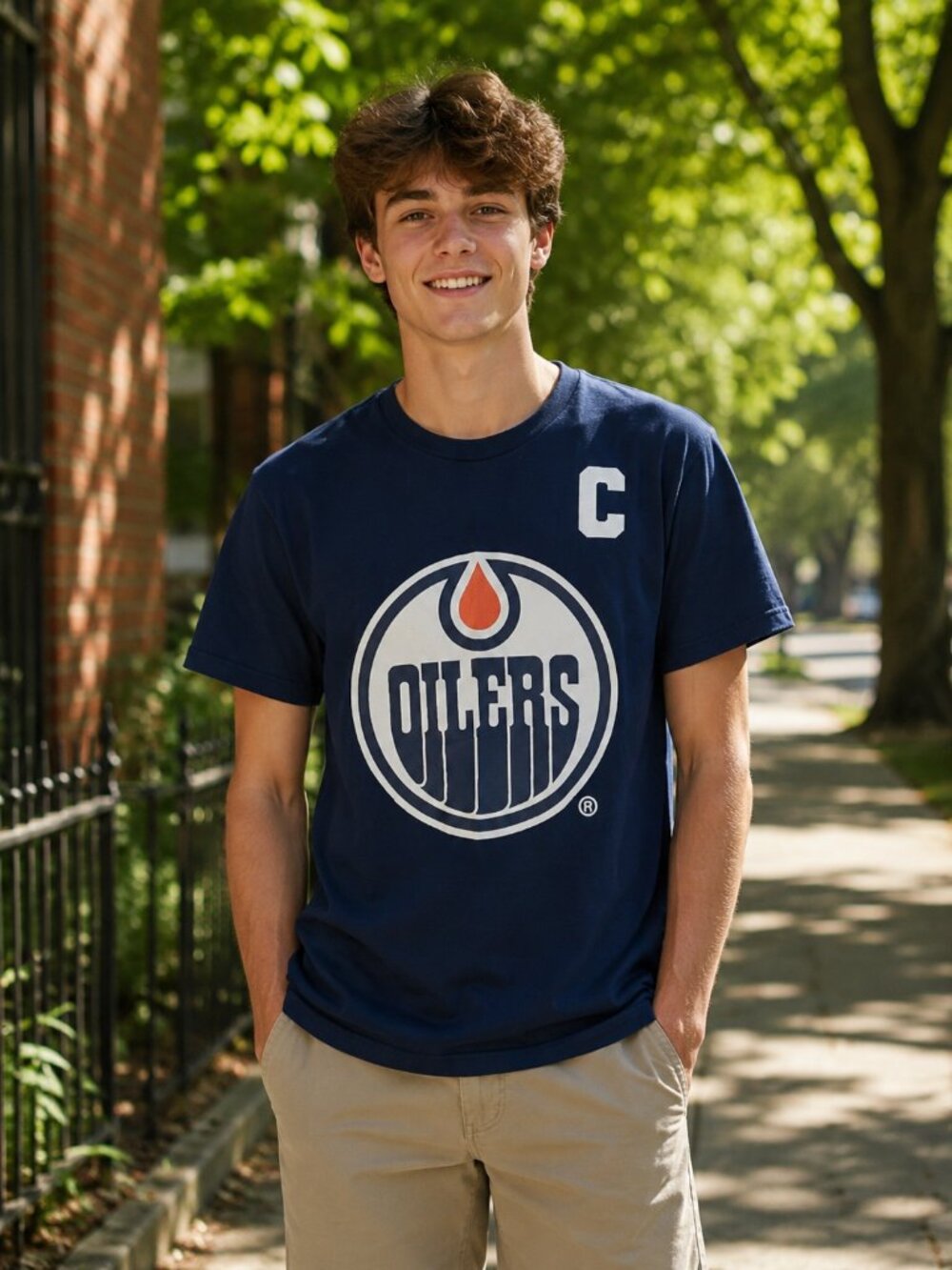 "MCDAVID" Edmonton Oilers TShirt (LARGE)